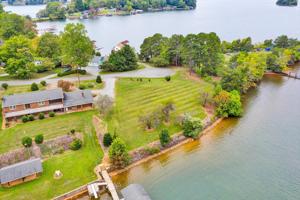 1102 Highland Lake RD
