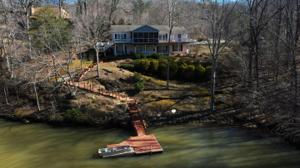 300 Chestnut Bluff LN