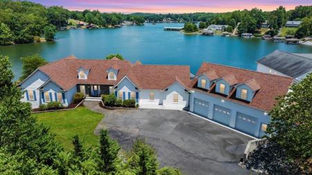 300 Egret DR