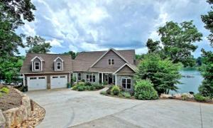 1929 Waterford DR