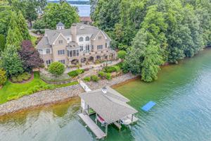 140 Blackwater CIR