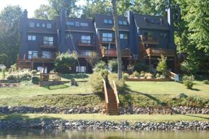 213 Saunders Point RD Unit #8