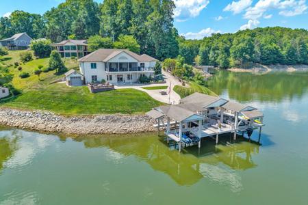 2245 Thomason LN