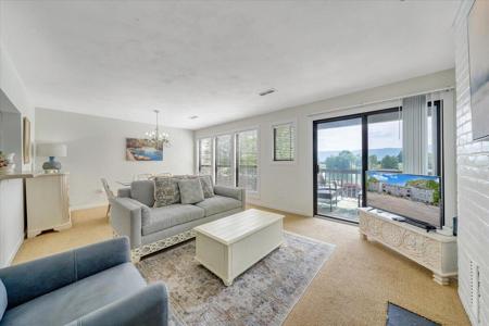 290 Sailors Cove DR