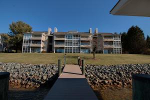 411 Marina Bay DR Unit #306