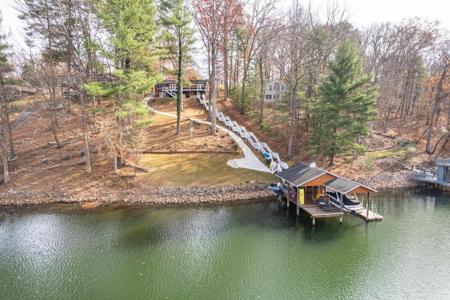 239 Hales Point DR
