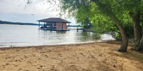 Image 2: Beachview