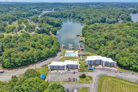 1085 Bluewater DR