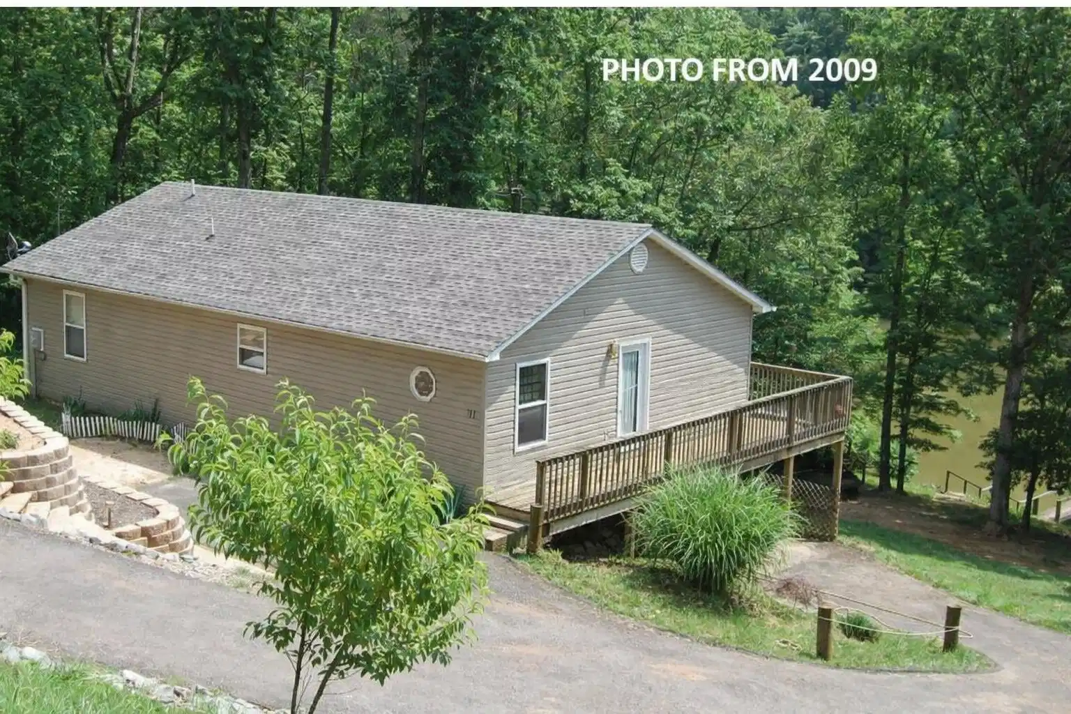 Image 1: House 2009