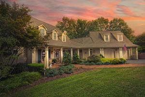 25 SOUTH POINTE LN