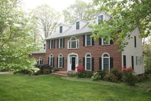30 Lake Forest TER
