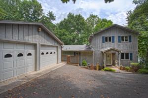 4054 Hickory Cove LN