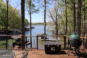 200 PINE KNOB CIR