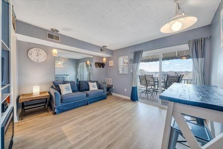 1089 Bluewater DR