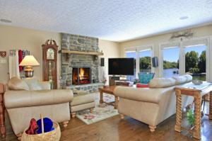 143 Briarwood CT