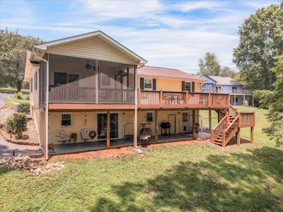 106 Club House DR