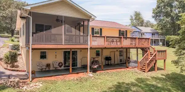 106 Club House DR