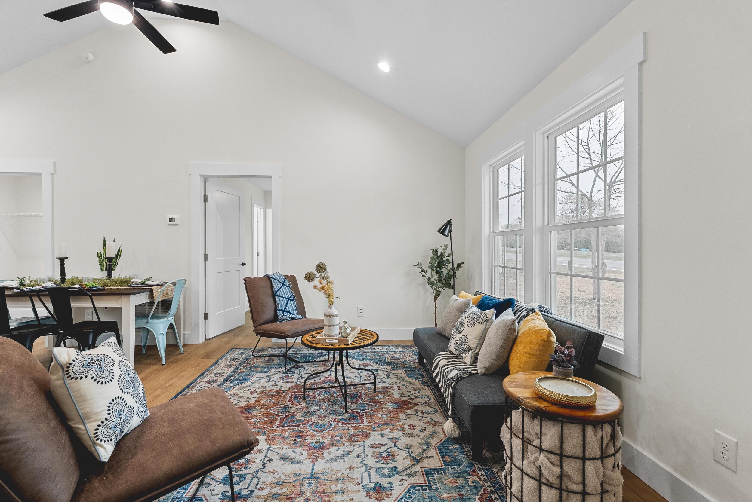 Image 4: 5307 pleasant valley rd_005