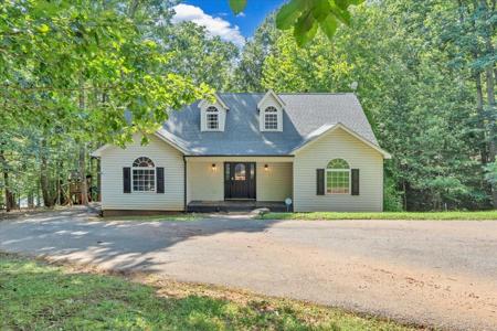 709 Forest Lawn DR