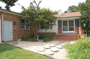 393 LAKE POINT DR
