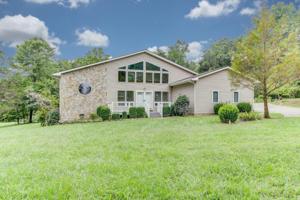 25 Pine Croft LN