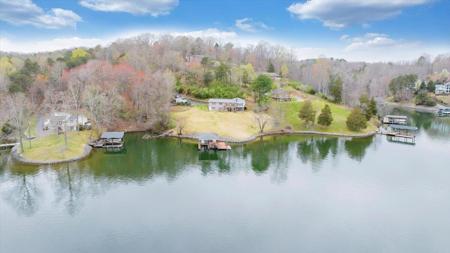 1417 Ellis RD