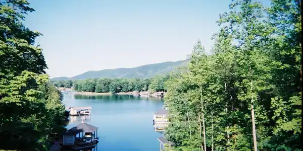 Image 2: Beautiful View Lake and Moutains 3