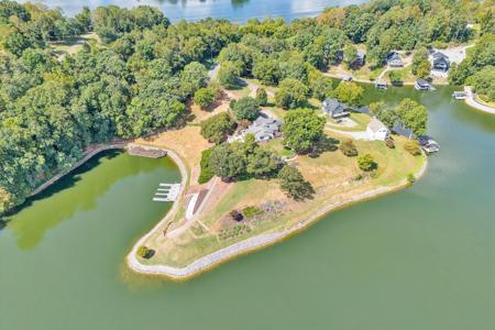1031 Lake Breeze DR