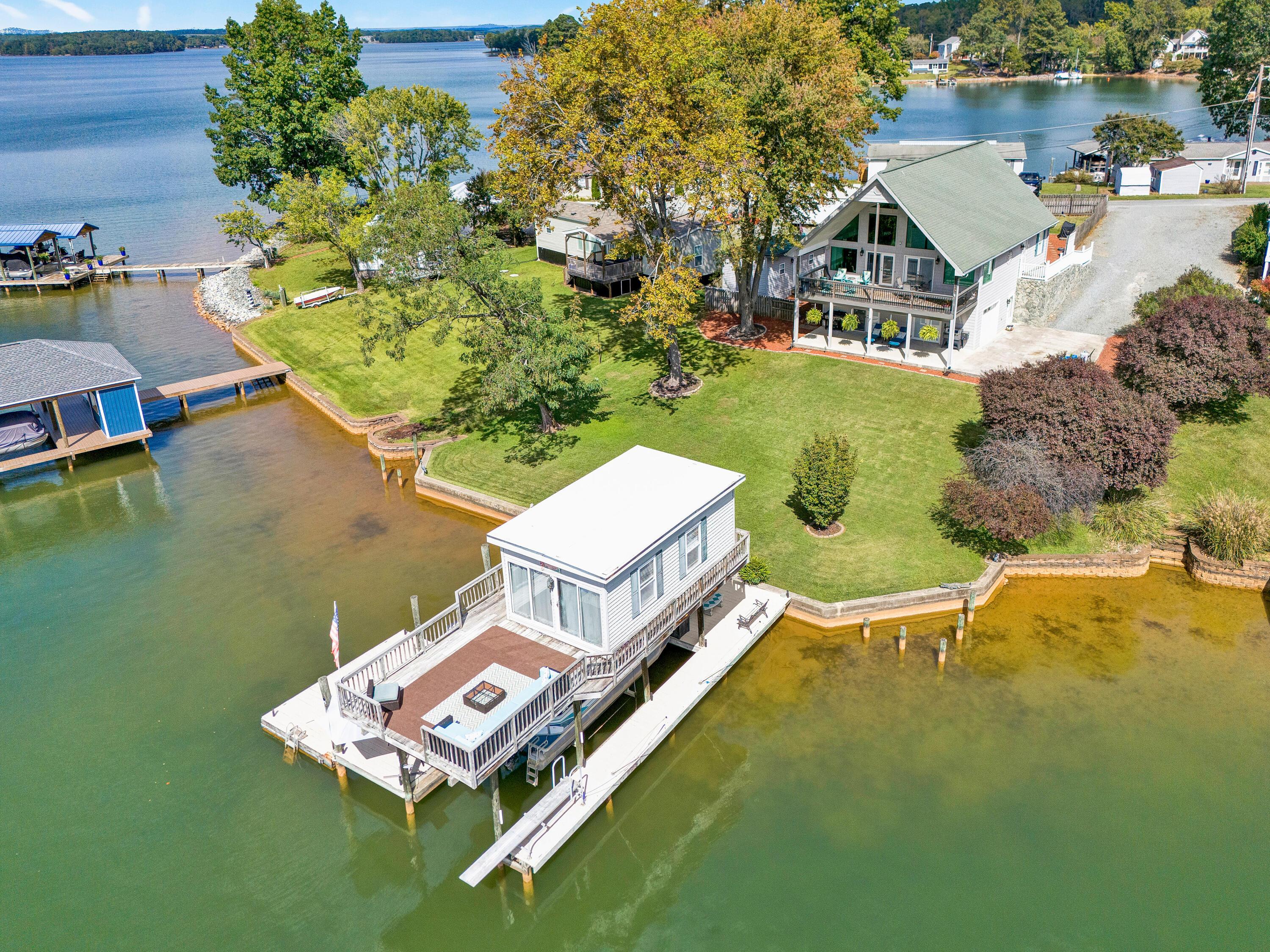 Image 1: 337 Emerald Pointe - Lake