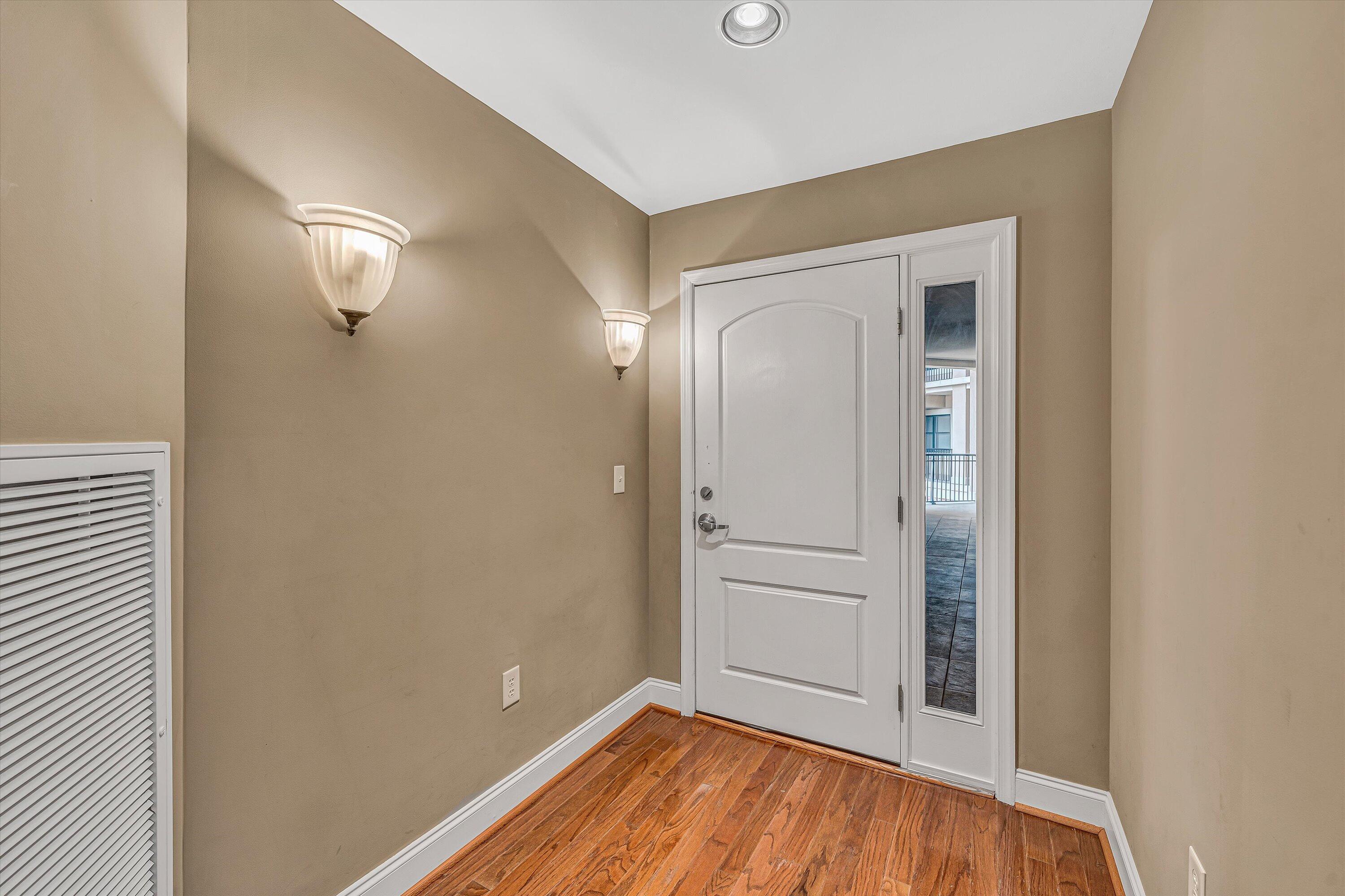 Image 3: 100 Bridgewater Pointe Place #201 (6)