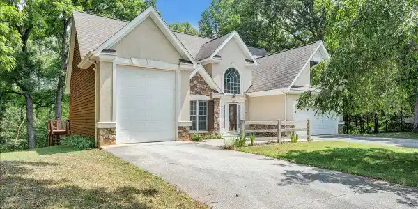 55 Walnut Trace DR