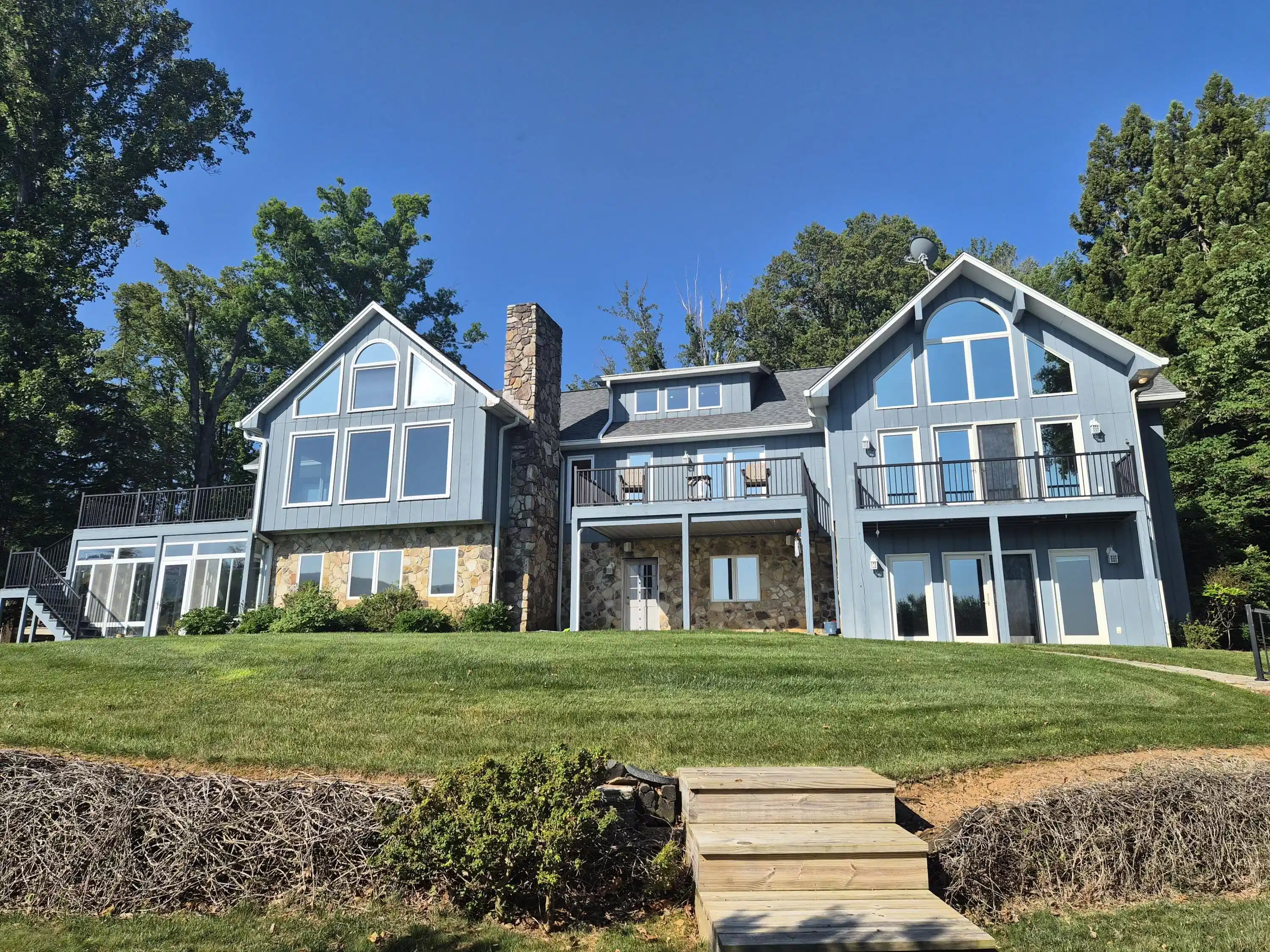 Image 1: Lakeview