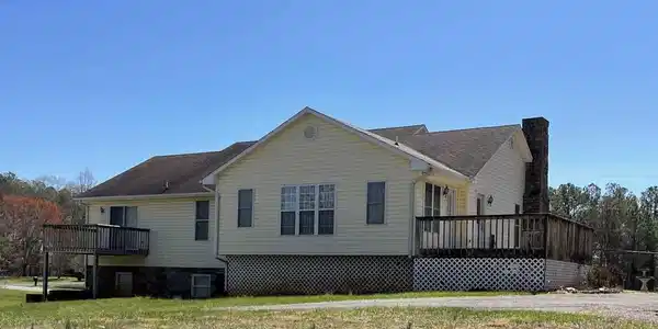 Image 3: Back of House