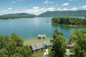 1142 Lake Forest DR