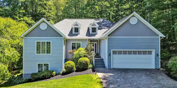 100 Waterside DR