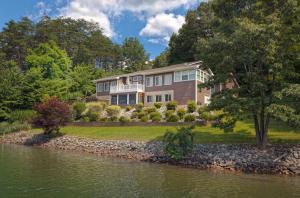 1790 Mallard Point RD