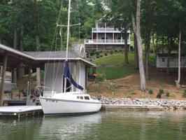 606 Forest Lawn DR