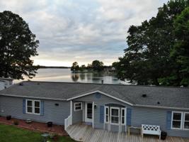 312 Emerald Pointe LN