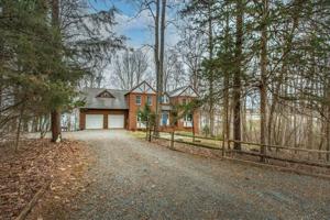 106 Freeboard DR