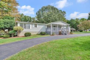 102 Leeward WAY