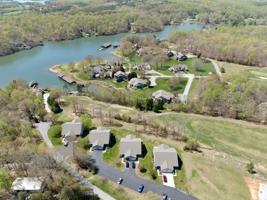 209 Retreat LN