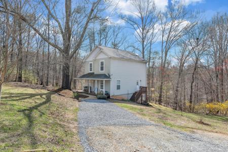 1228 Kaseys Lakeview DR