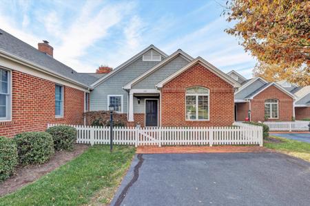 127 Village Green DR