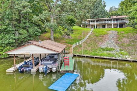 154 Brooks Point LN