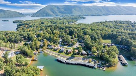 300 Mill Lake RD