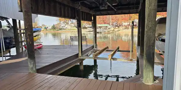 Image 4: 300 Mill Lake Dock C-2A