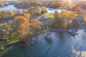 3999 Bluewater DR