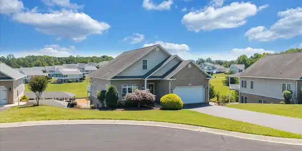 25 Lands End CIR