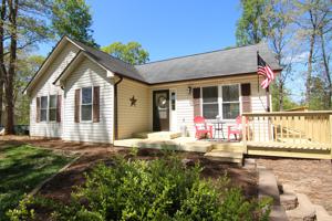 105 WOODLAKE DR