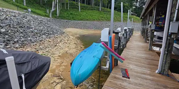 Image 4: Jet Ski Lift